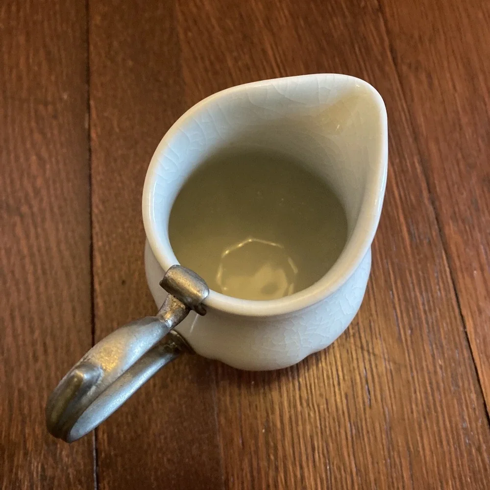 Creamer Pitcher With‎ Metal Handle